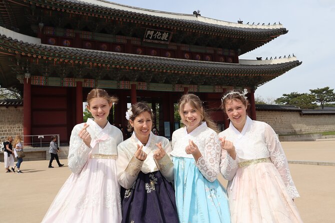 Afternoon Half Day Seoul City Tour, visit Queen's dorm - A compact look at Seoul’s royal and market life