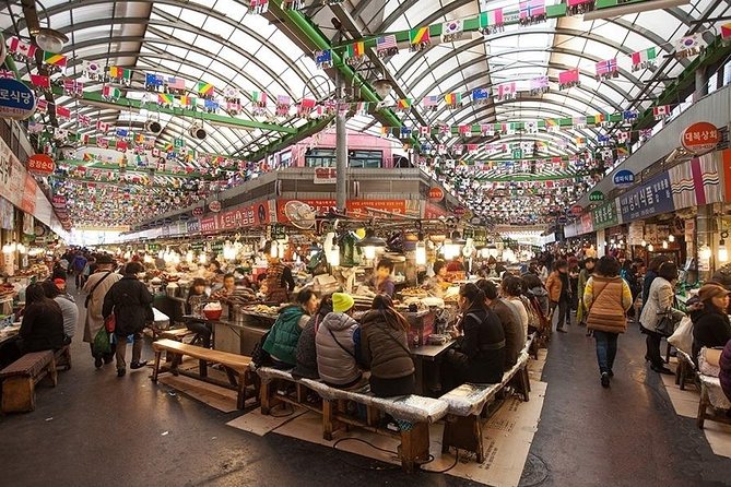 Best of Seoul Shopping Tour - Namdaemun Market: the bargain-hunting heart of the day