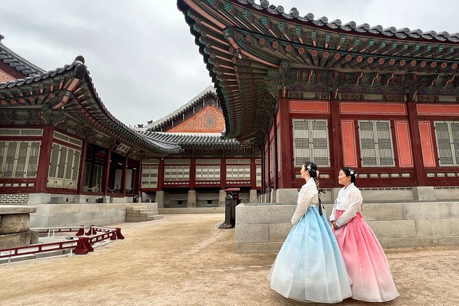 Best Seoul City Tour (Gyeongbokgung Palace,Insadong,Namsan Tower) - Namsangol Hanok Village before the cable car