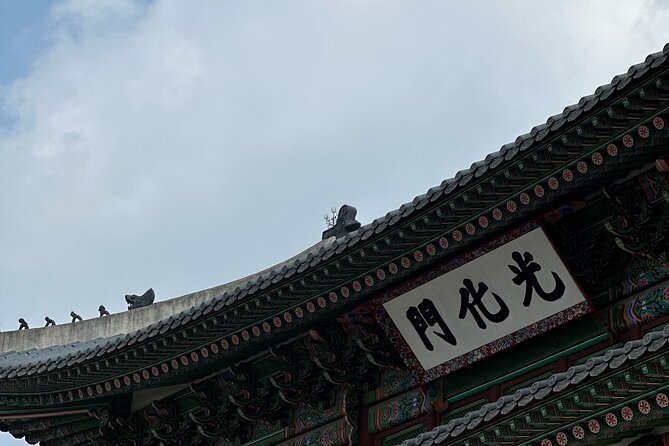 Best Things to Do - Half Day Seoul Trip (Seoul Palace & Temple) - Guides can make or break a short tour