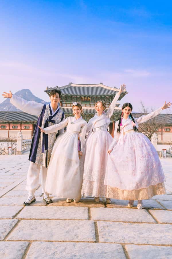 Changdeokgung Hanbok Experience at hanboknam - Key points at a glance