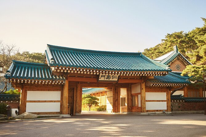 (Closed) Korea’s White House Walking Tour Blue House - Yeongbingwan, where foreign leaders were welcomed