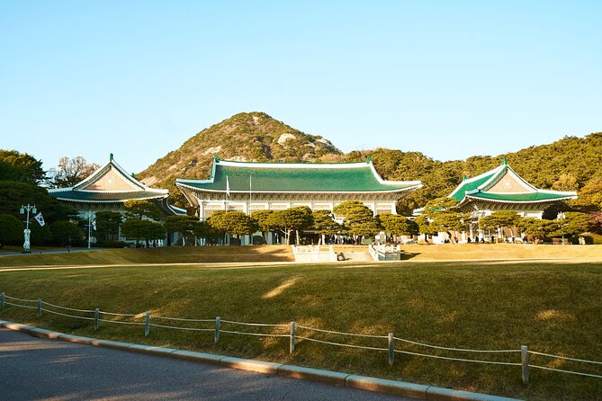 (Closed) Korea’s White House Walking Tour Blue House - Meeting at Gyeongbokgung Station at 10:00 am