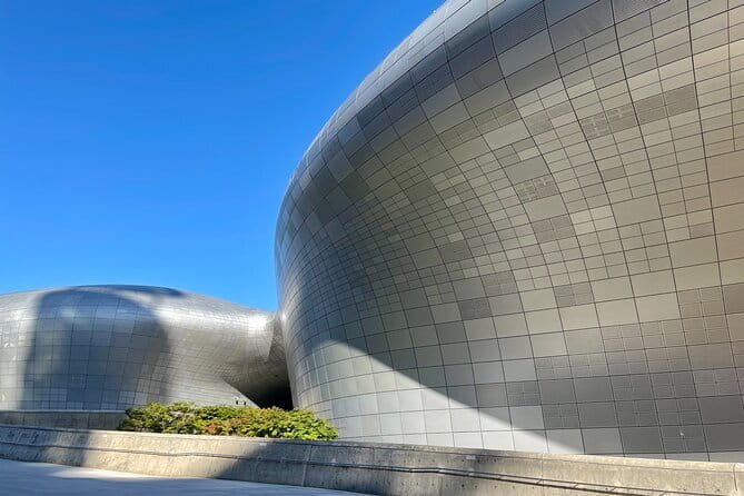 Contemporary & Retro Seoul Private Tour with Local Food Tasting - Key points at a glance
