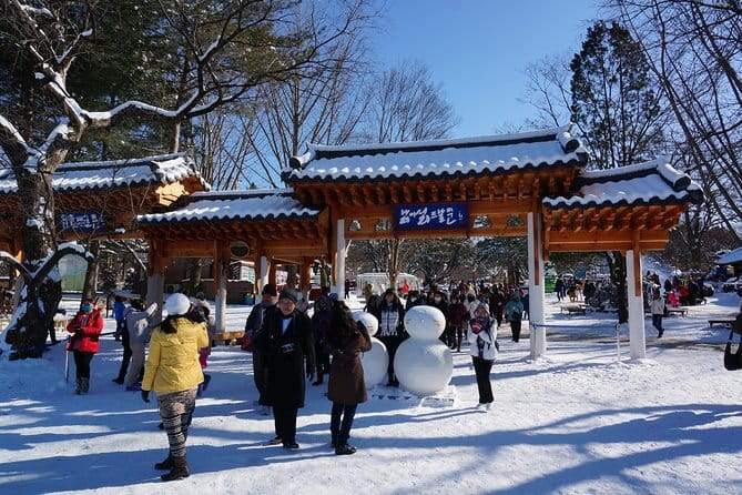 Contemporary & Retro Seoul Private Tour with Local Food Tasting - The 1960s toy and stationery street
