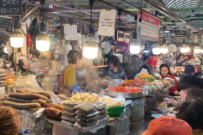 Customizable Seoul Private Tour Palaces Food and Markets - Cheonggyecheon Stream and modern Seoul
