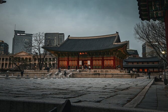 Day Tour of Suwon Hwaseong Fortress Starfield Waujeongsa Temple - Hanbok, kimbap, and the final hands-on activity