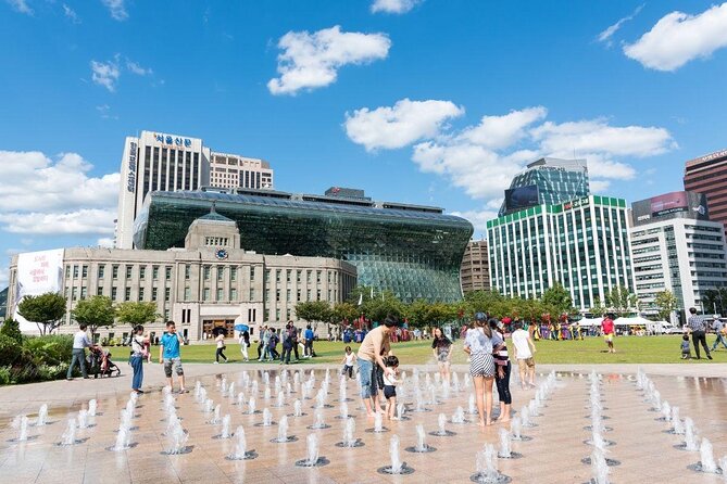 Discover Seoul: Local Life and History - Gwanghwamun Avenue and the stories behind the statues