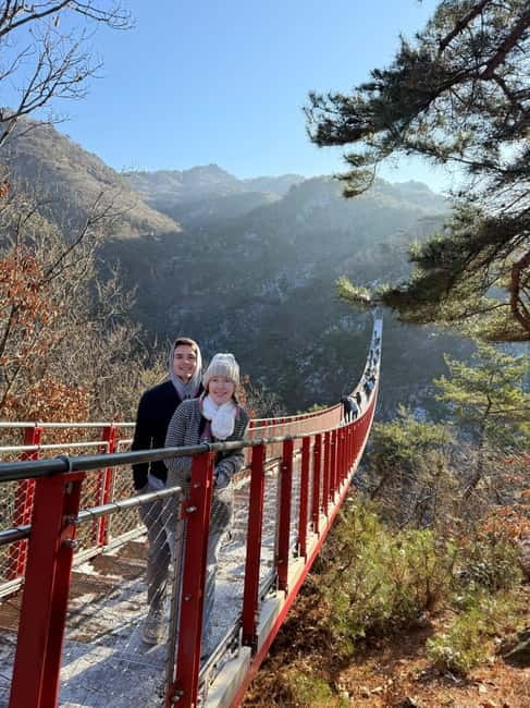 DMZ; NK Defector, 3rd Tunnel, Suspension Bridge,Hotel pickup - Choosing between Gamaksan and Majang Lake bridges