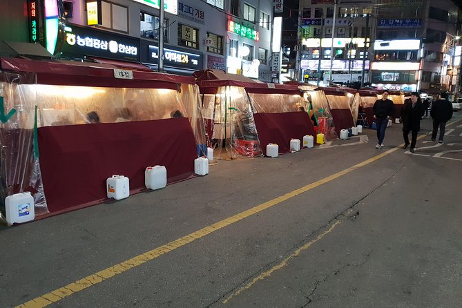 Drinking and Eating through the Alleys of Seoul - Jongro alleys: the tour’s strongest stretch