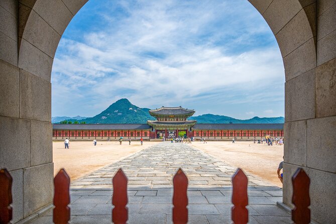 Essence of Seoul, 100% Private Full Day City Tour - Gyeongbokgung Palace and the royal beginning