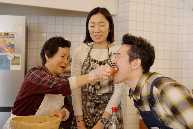 Flavors of Seoul: Grandma's Handmade Noodles to Night Market Tour - Why this Seoul food day works