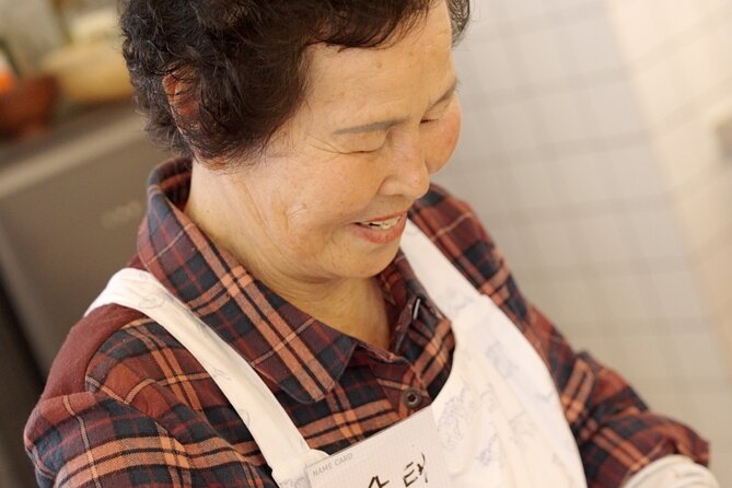 Flavors of Seoul: Grandma's Handmade Noodles to Night Market Tour - Euljiro’s old restaurants and newer pubs