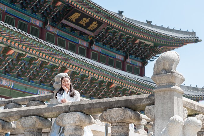 Flexible Private Van Tour in Seoul by Experts - Bukchon Hanok Village: a short walk with a practical caution