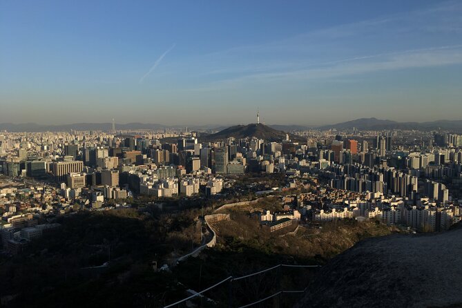 Fortress Night Hike & Snack at a Local Market - Why this Seoul evening works so well