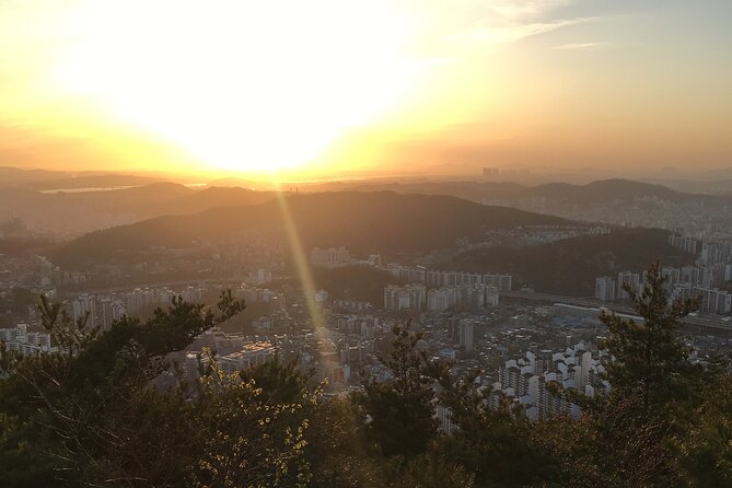 Fortress Night Hike & Snack at a Local Market - Tasting Seoul at a traditional market