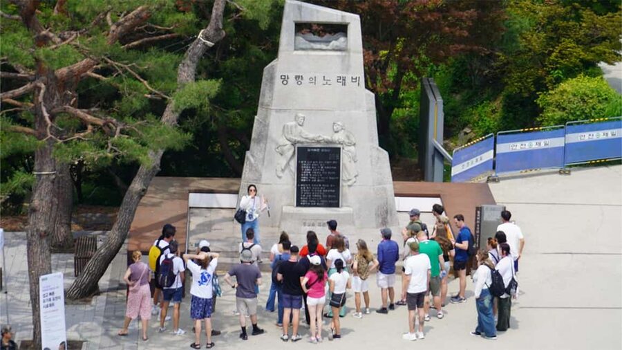 From Seoul: DMZ Tour and North Korea Experience Hall - What the guides add to the day