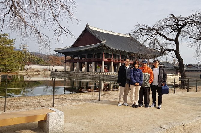 Full Day- Essential Seoul City Tour & Gourmet Tour(including Lunch and Dinner) - Bukchon’s hanok lanes and a historic house