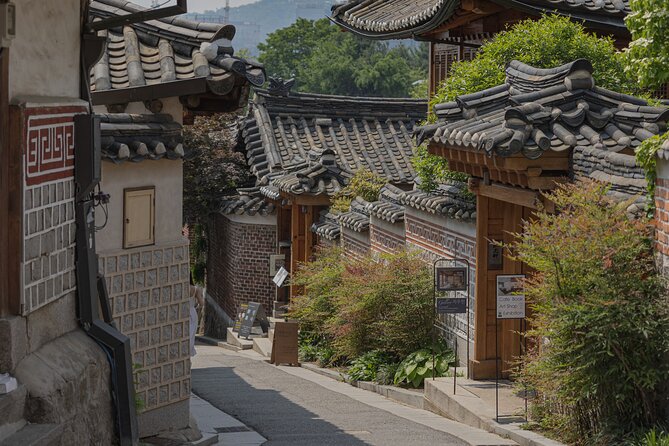 Gwanghwamun Tour l 120 minutes to Understand Local Korean Society - Gwanghwamun Square and 600 years of central Seoul