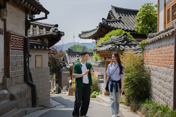 Gwanghwamun Tour l 120 minutes to Understand Local Korean Society - The University of North Korean Studies and Korea’s divided identity