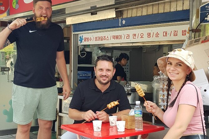 Gwangjang market Netflix Food Walking Tour with Insadong - Timing, meeting point, and group size