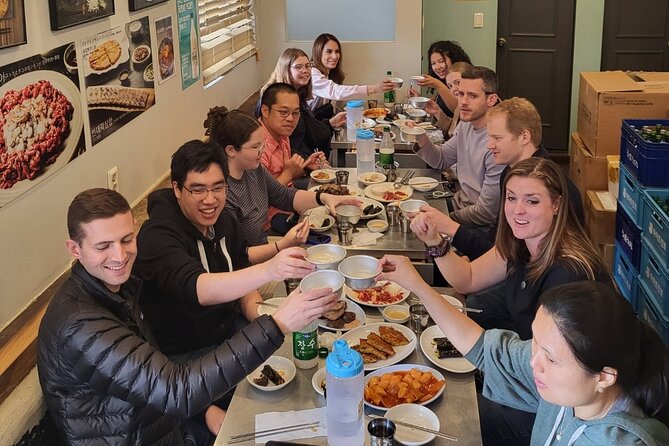 Gwangjang market Netflix Food Walking Tour with Insadong - Ikseon-dong, where hanok houses meet cafes