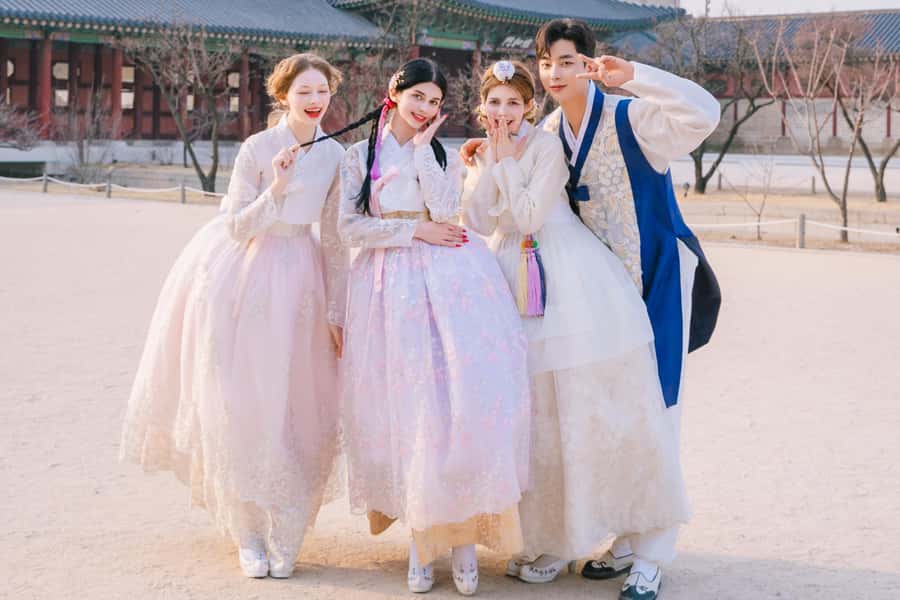 Gyeongbokgung Hanbok Experience at hanboknam - Taking the hanbok beyond the palace gates