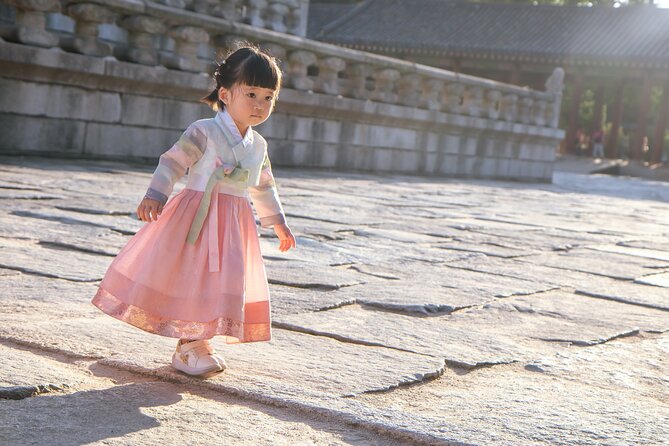 Gyeongbokgung palace family/group private photoshoot - Choosing hanbok and getting ready