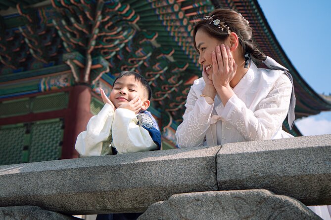 Gyeongbokgung palace family/group private photoshoot - What you actually receive after the session