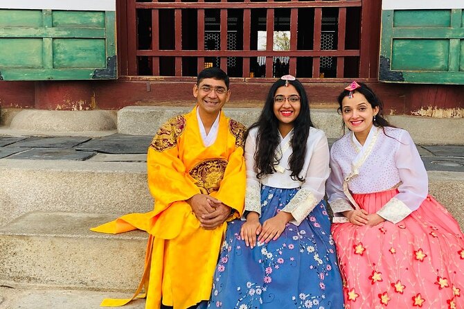 Gyeongbokgung Palace Hanbok Rental Experience in Seoul - Free hair styling, paid accessories, and the self studio