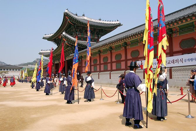 Half day Morning Seoul City Tour(Temple & Gyeongbok Palace) - Passing the Blue House area