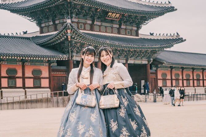 Hanbok Photoshoot and History Tour at Gyeongbokgung Palace - Why the hanbok changes your palace visit