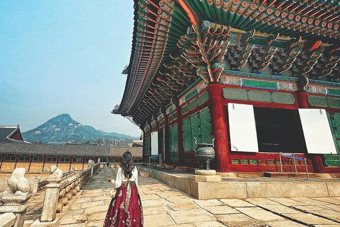 Hanbok Photoshoot and History Tour at Gyeongbokgung Palace - James and Jacob make the format work