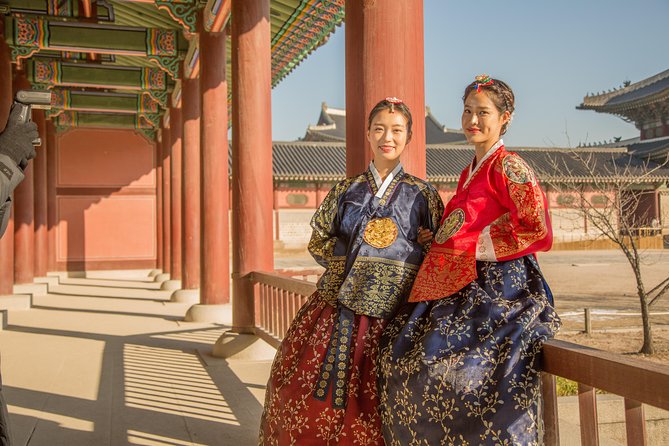 Hanbok rental, hanbok experience - Why a hanbok makes Gyeongbokgung feel different