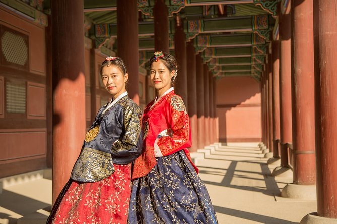 Hanbok rental, hanbok experience - Choosing your hanbok at Yes Hanbok