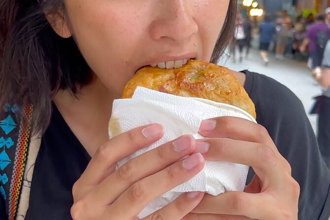 Hidden Street Food food tour in Seoul - Meeting the guide at Namdaemun Market