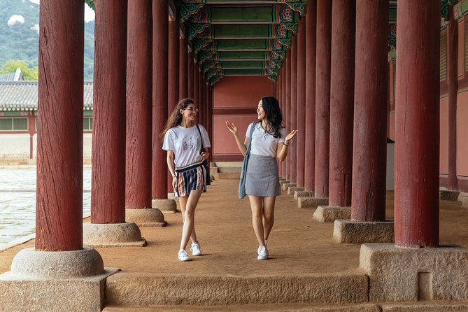 Highlights & Hidden Gems With Locals: Best of Seoul Private Walking Tour - What the $123.22 price really buys