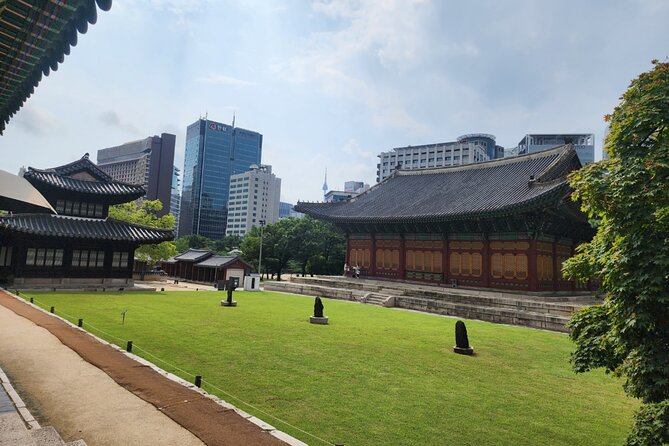 Highlights of Seoul Tour in Seoul: Deoksugung & N Seoul Tower - Deoksugung Palace is the morning’s strongest stop