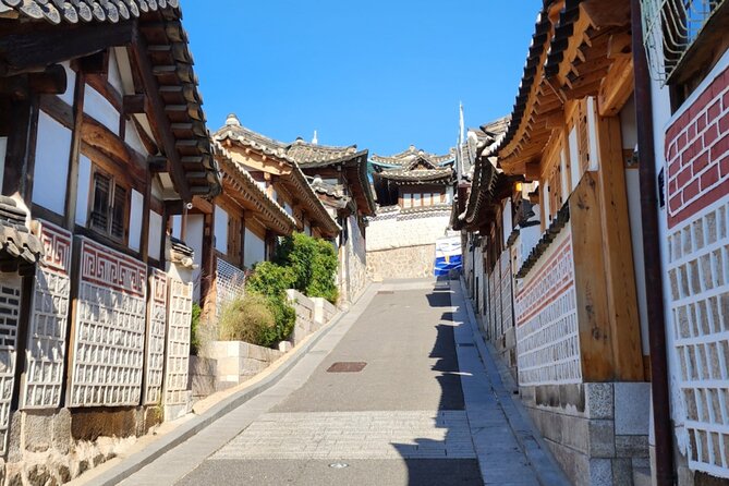 Highlights of Seoul Tour in Seoul: Deoksugung & N Seoul Tower - Gwangjang Market is the right place to finish