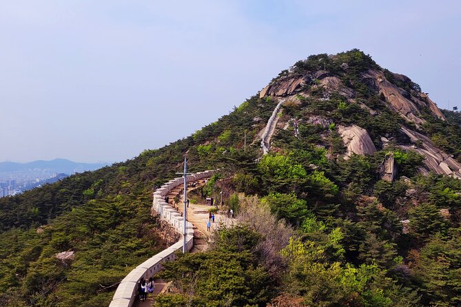 Inwangsan hike & historical sites - Walking beside Seoul City Wall