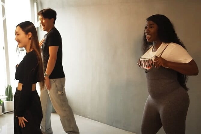 K-pop Dance Class for Beginners and Video Shoot at HiKR Ground - Choosing a Song and Preparing for the Lesson