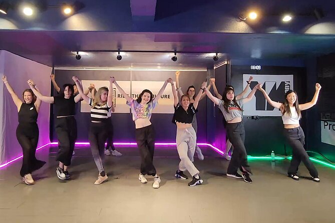 K-pop Dance Class in Seoul (Incl. video shooting & editing) - The central hour: learning a current routine
