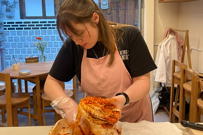 Kimchi class with Chef Hakyung near Gyeongbokgung place - Key points before you book