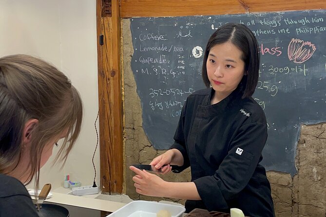 Kimchi class with Chef Hakyung near Gyeongbokgung place - The meal that makes the lesson feel generous