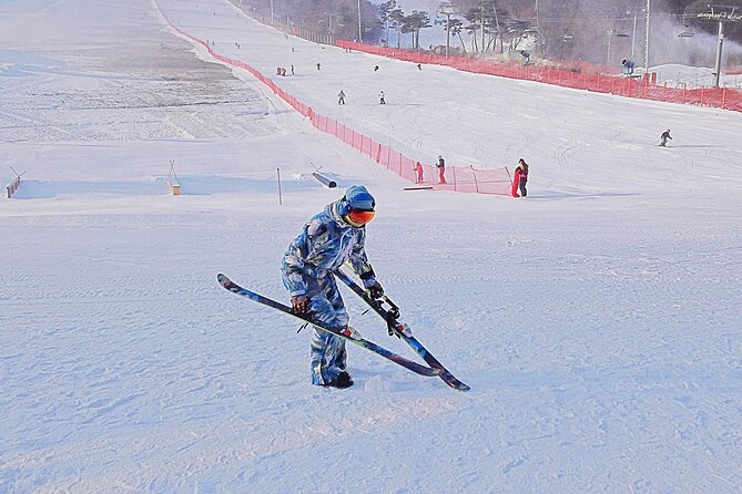 Korea Ski Tour from Seoul - Jisan Resort with Isaac Toast - Equipment, clothing, and the extra-cost trap
