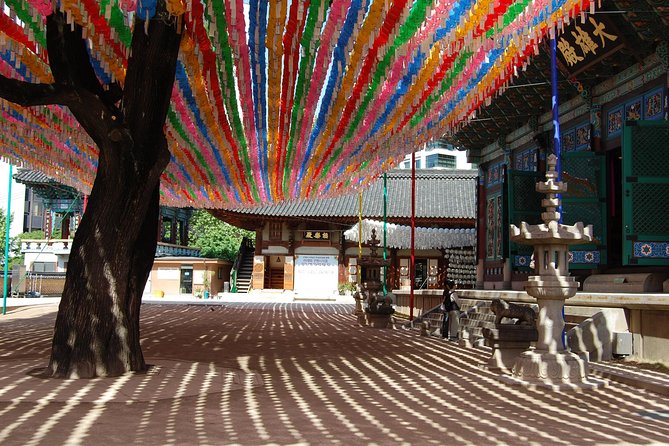 Korean Heritage Tour: Palaces and Villages of Seoul Including Gyeongbokgung Palace - Korean lunch and the ginseng center