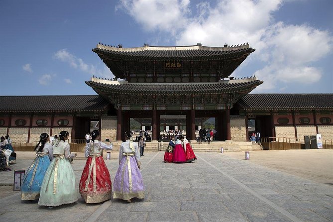 Korean History & Heritage Tour - Kwangjang Market, where the day gets tasty