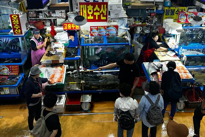Korean Market Adventure with Chef Yie - Noryangjin Fish market - Meeting Chef Yie at the market entrance