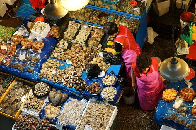 Korean Market Adventure with Chef Yie - Noryangjin Fish market - Crab is tempting, but it changes the budget