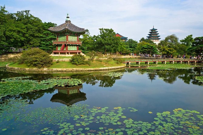 Korean Palace and Temple Tour in Seoul: Gyeongbokgung Palace and Jogyesa Temple - Ending near Seoul City Hall